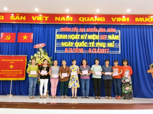 CĐCS TRƯỜNG TiH NGUYỄN ĐÌNH CHÍNH TỔ CHỨC CHUYÊN ĐỀ 8/3/2017